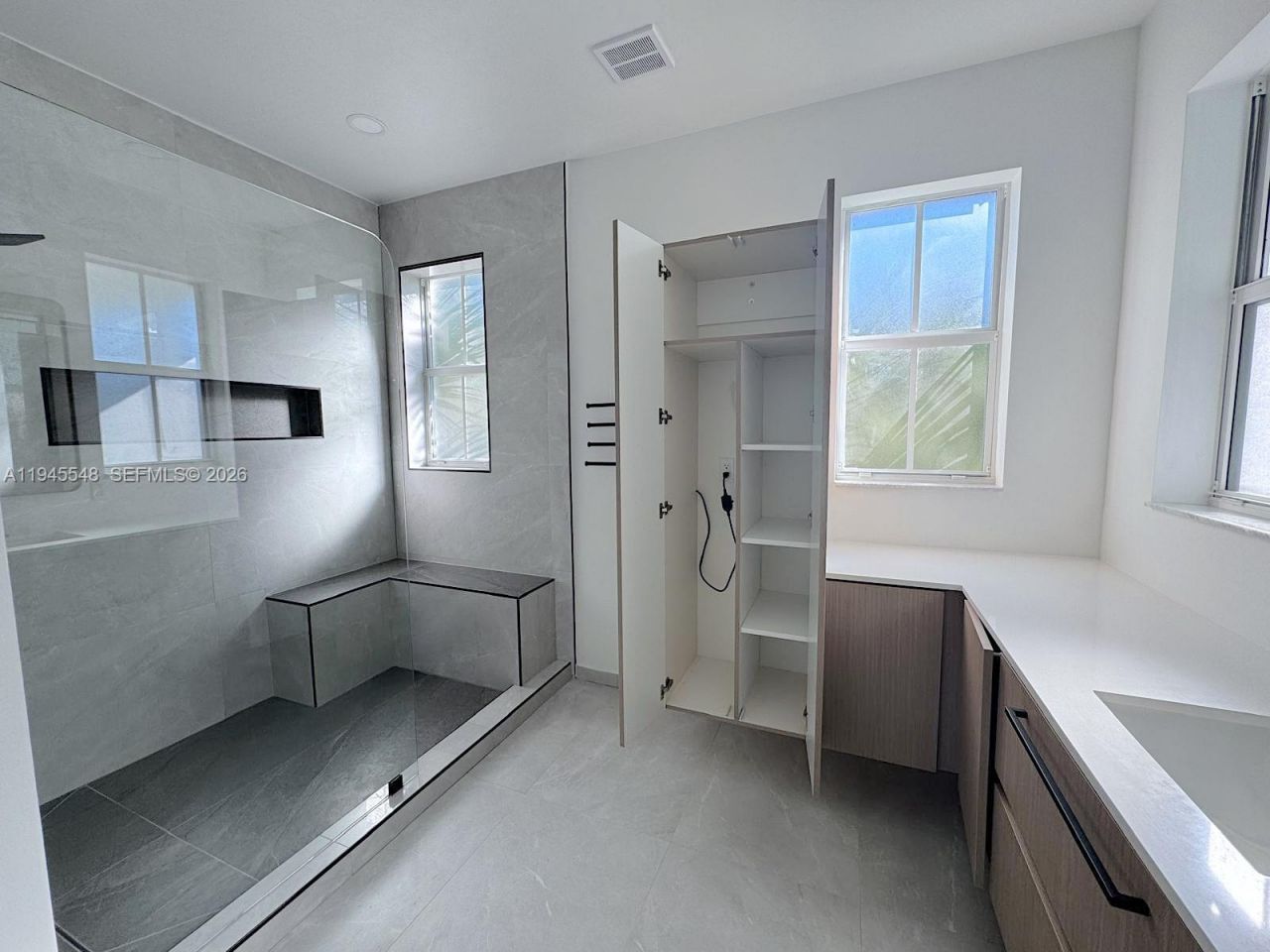 11400 NW 75th Ter, Doral, FL 33178 Photo