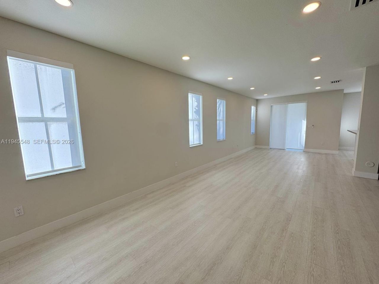 11400 NW 75th Ter, Doral, FL 33178 Photo