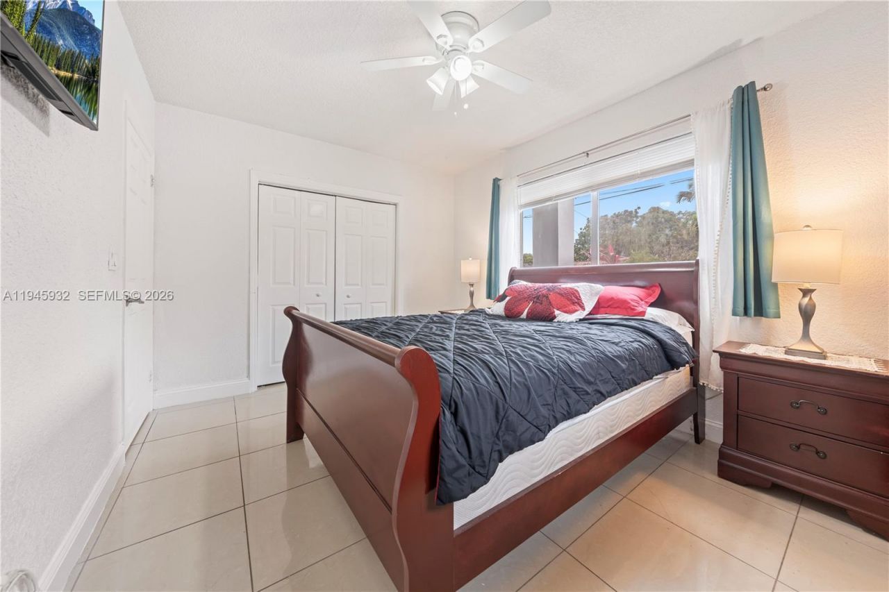 3430 NW 16th St, Miami, FL 33125 Photo