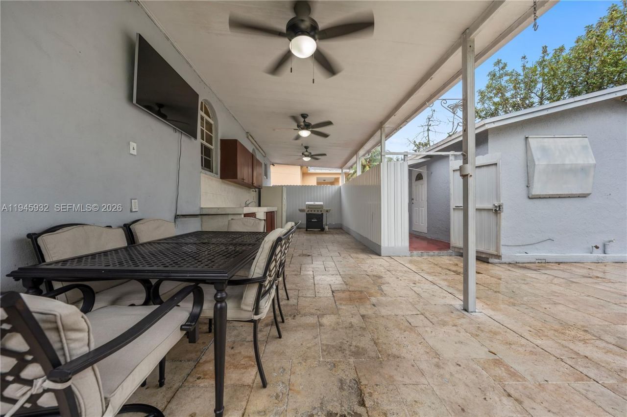 3430 NW 16th St, Miami, FL 33125 Photo