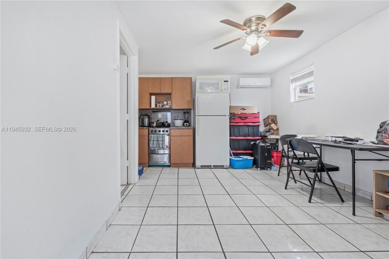 3430 NW 16th St, Miami, FL 33125 Photo