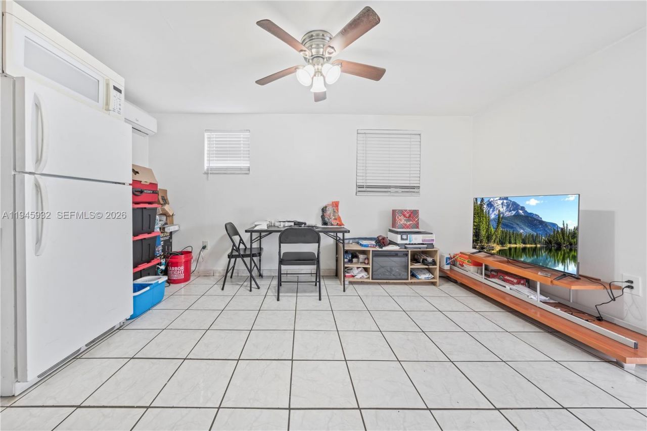 3430 NW 16th St, Miami, FL 33125 Photo