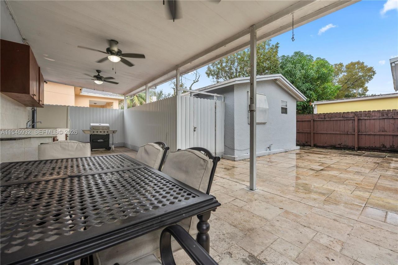 3430 NW 16th St, Miami, FL 33125 Photo