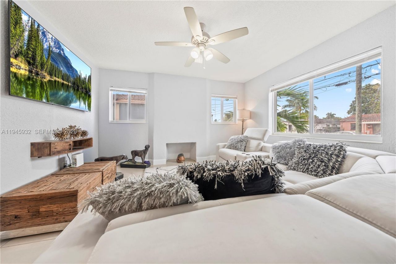 3430 NW 16th St, Miami, FL 33125 Photo