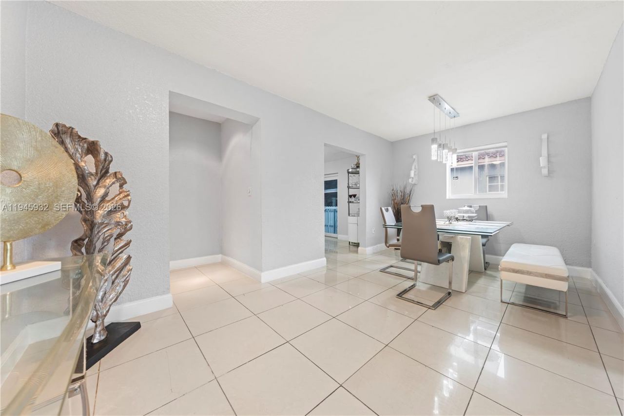 3430 NW 16th St, Miami, FL 33125 Photo