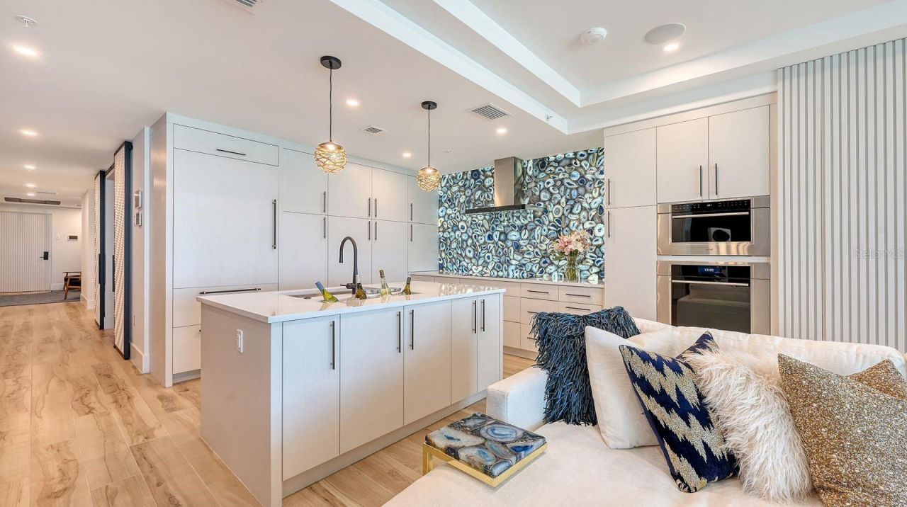 1035 Seaside Drive, Unit 503, Sarasota, FL 34242 Photo