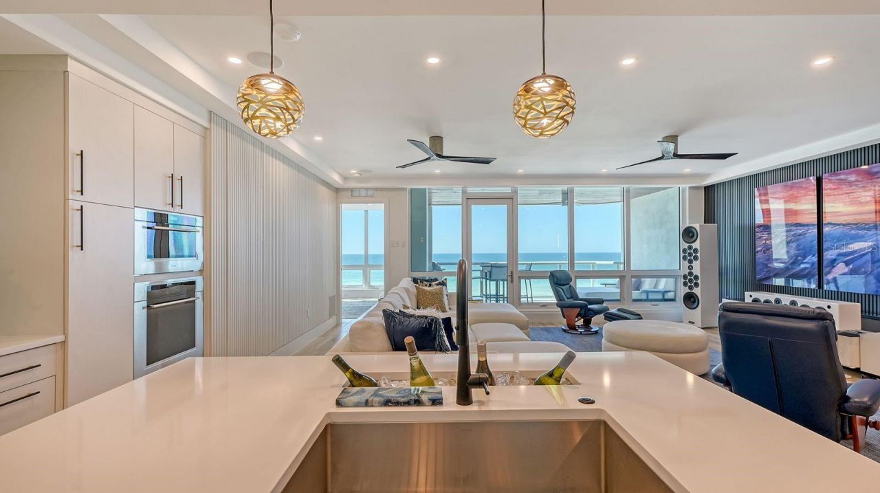 1035 Seaside Drive, Unit 503, Sarasota, FL 34242 Photo