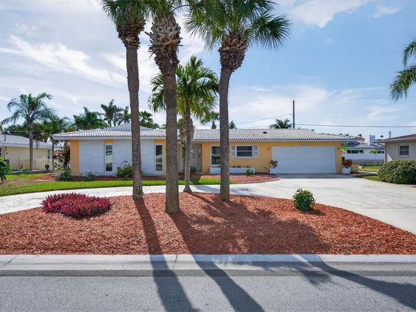 104 22ND STREET, BELLEAIR BEACH, FL 33786