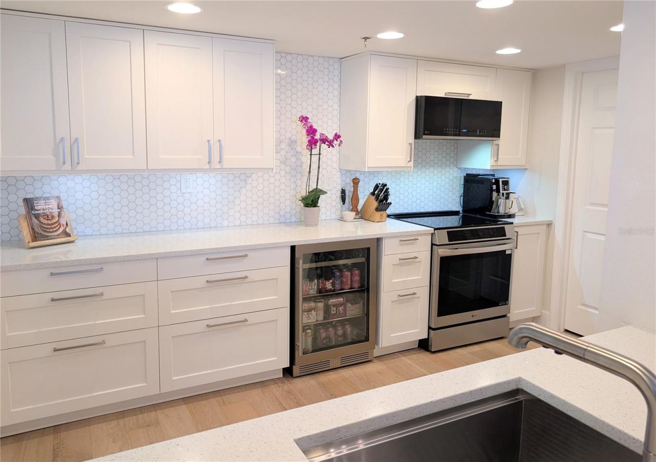 6322 Palma Del Mar Boulevard S, Unit 705, Saint Petersburg, FL 33715 Photo