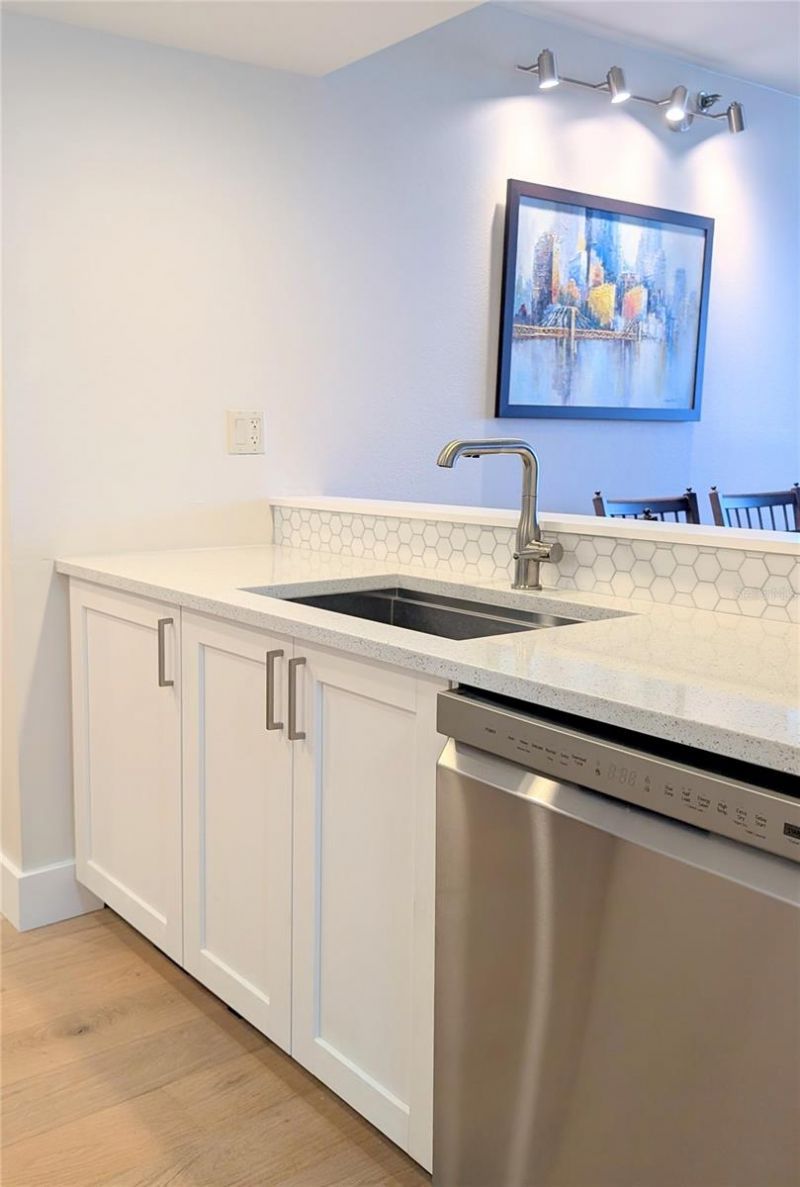 6322 Palma Del Mar Boulevard S, Unit 705, Saint Petersburg, FL 33715 Photo