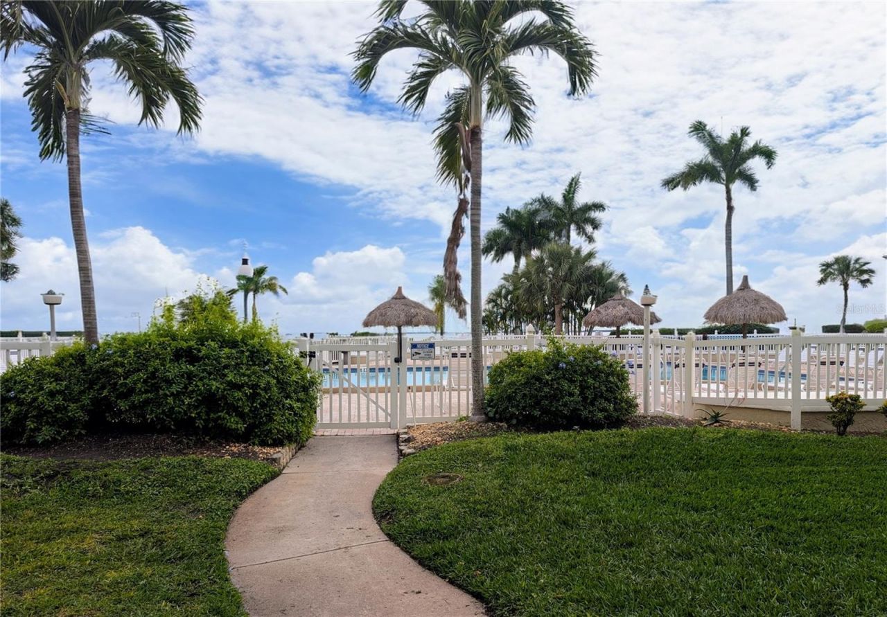 6322 Palma Del Mar Boulevard S, Unit 705, Saint Petersburg, FL 33715 Photo
