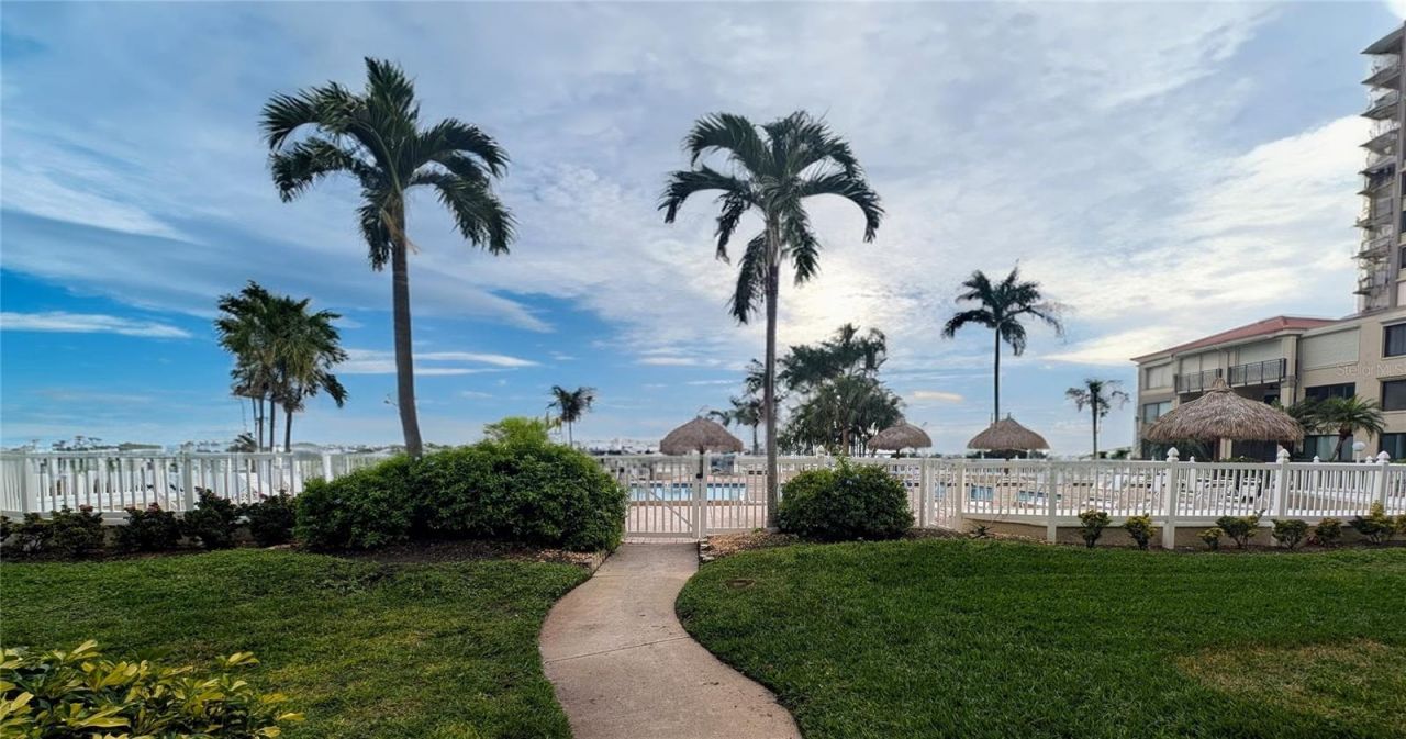 6322 Palma Del Mar Boulevard S, Unit 705, Saint Petersburg, FL 33715 Photo