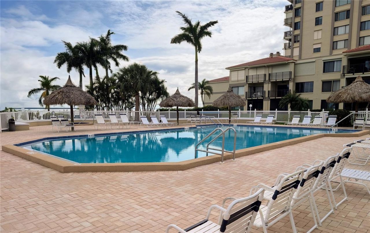 6322 Palma Del Mar Boulevard S, Unit 705, Saint Petersburg, FL 33715 Photo