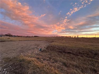 1002 SE 750th Road, Windsor, MO 65360