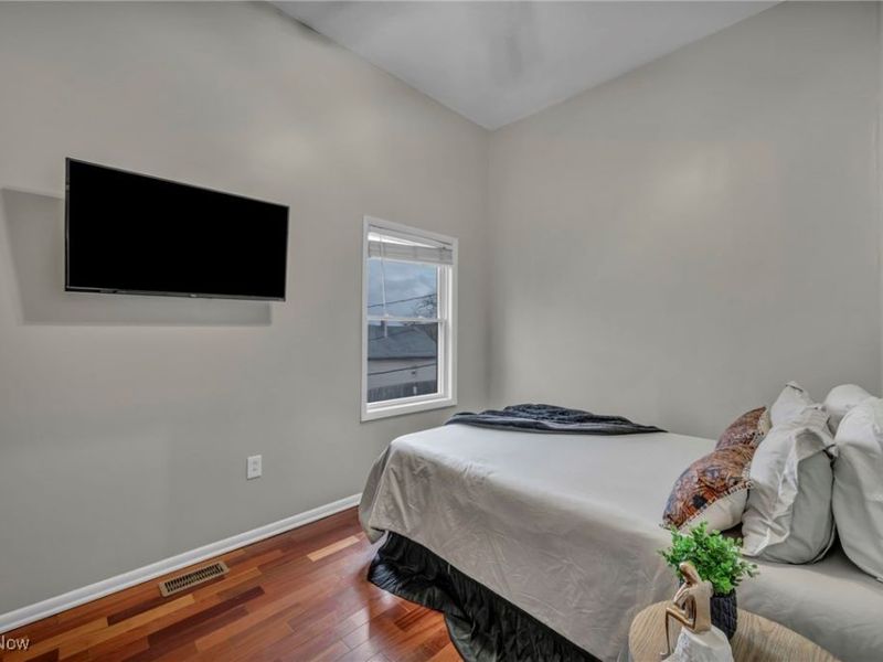 2339 W 5th Street, Cleveland, OH 44113 Photo 24