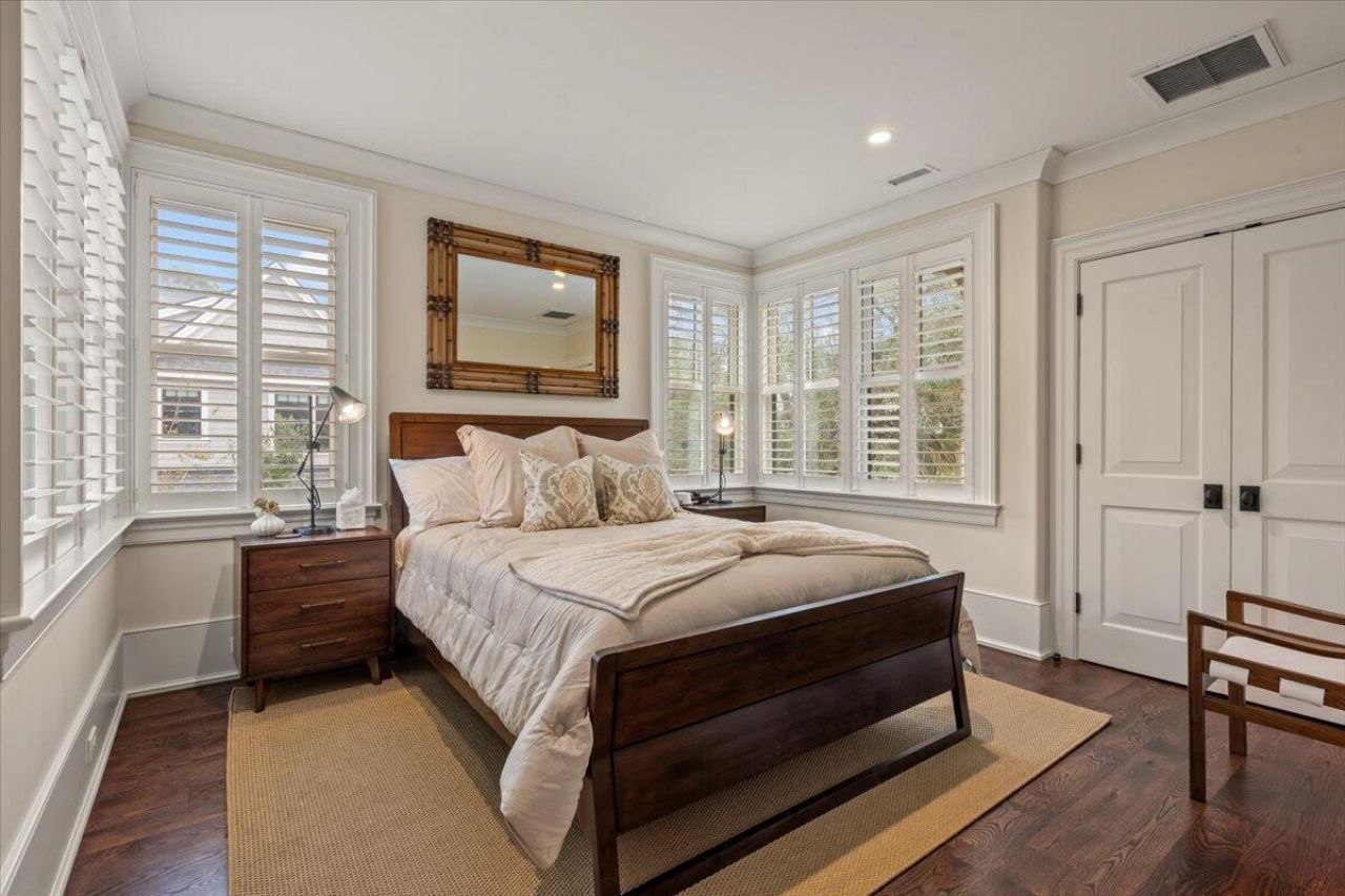 342 Governors Drive Photo 62