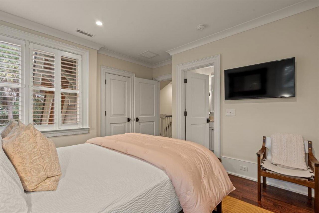 342 Governors Drive Photo 69