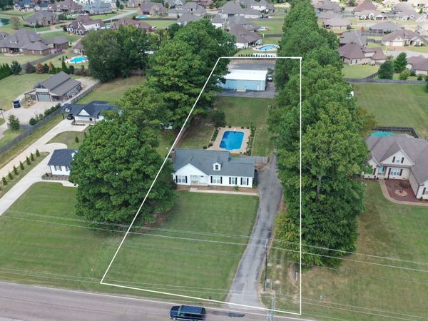 975 Ashport Rd, Jackson, TN 38305