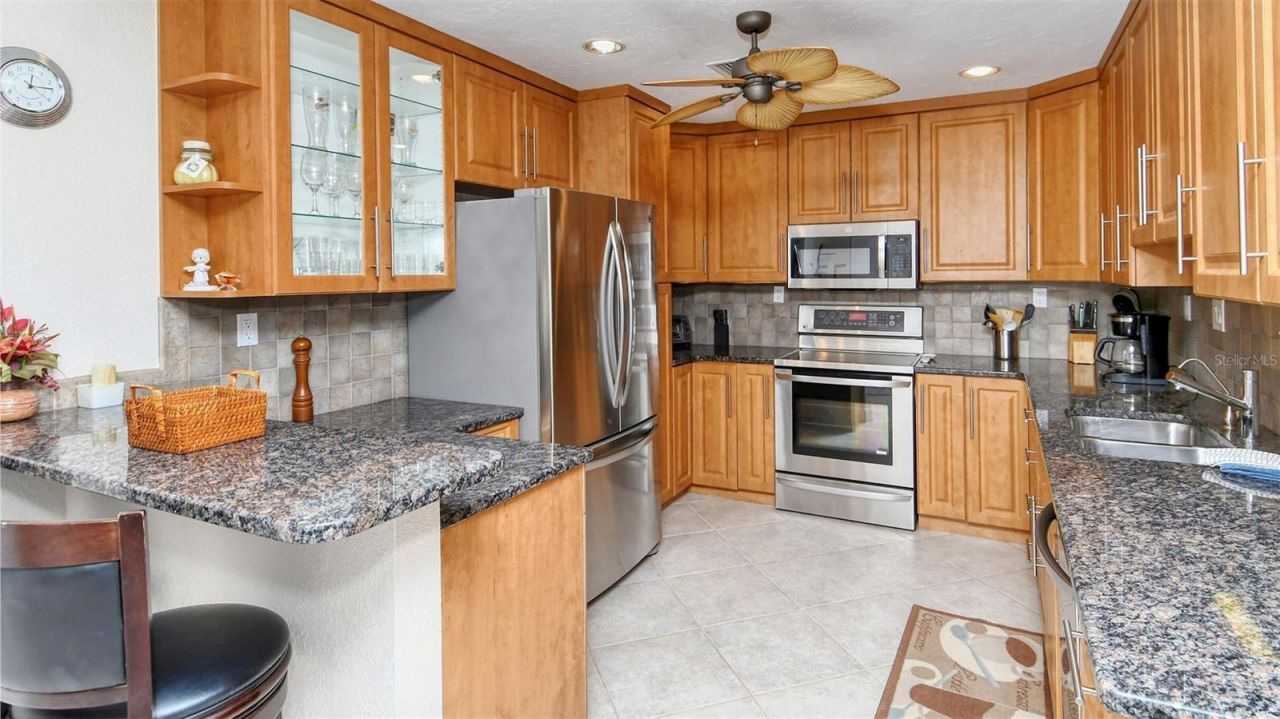 1125 W Peppertree Drive, Unit 702, Sarasota, FL 34242 Photo