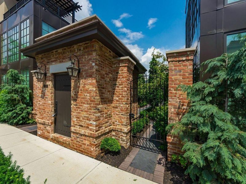 97 N 6th Street, Unit TH73, Columbus, OH 43215 Photo 2