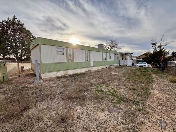 612 LONGBOW Loop SW, Los Lunas, NM 87031