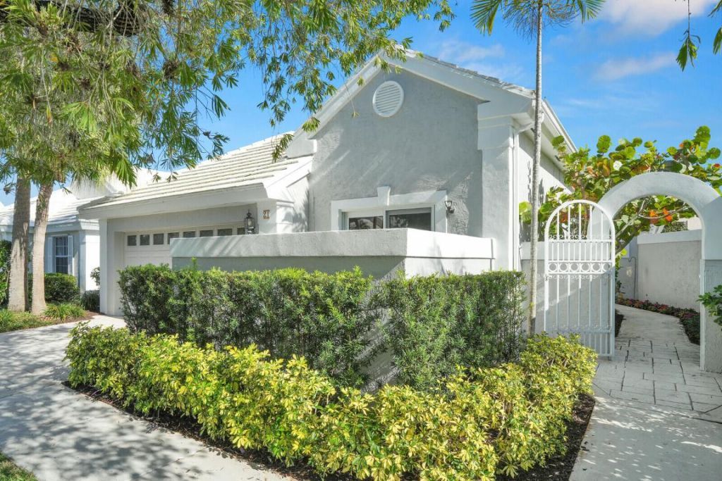 21 Selby Lane, Palm Beach Gardens, FL 33418 Photo