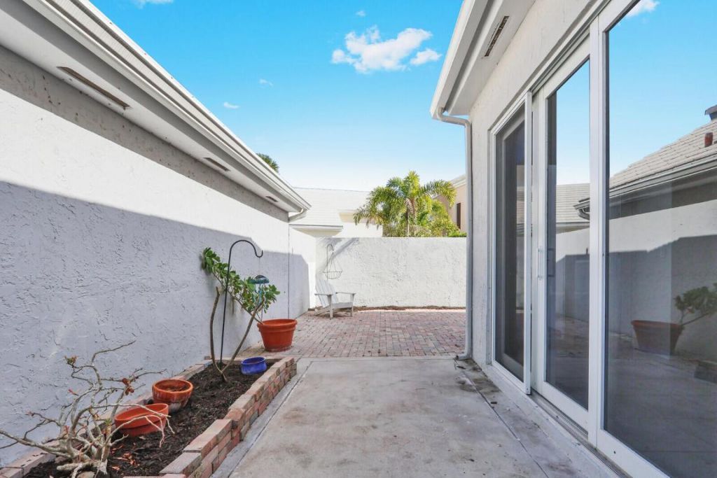 21 Selby Lane, Palm Beach Gardens, FL 33418 Photo