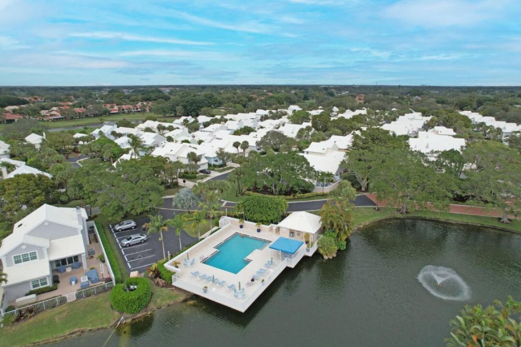 21 Selby Lane, Palm Beach Gardens, FL 33418 Photo