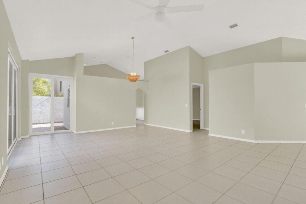 21 Selby Lane, Palm Beach Gardens, FL 33418 Photo