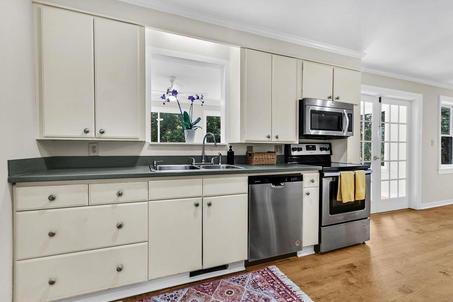 101 Dukes Court Photo 12