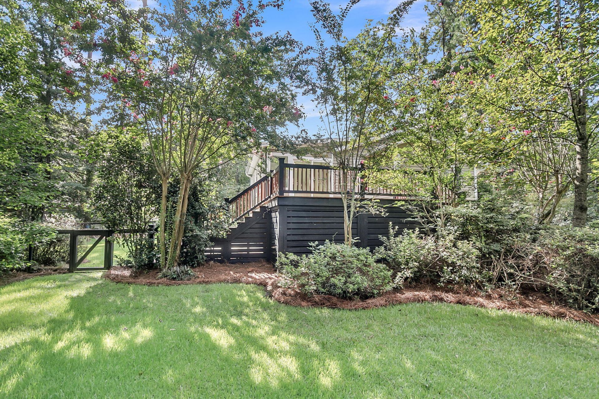 101 Dukes Court Photo 32