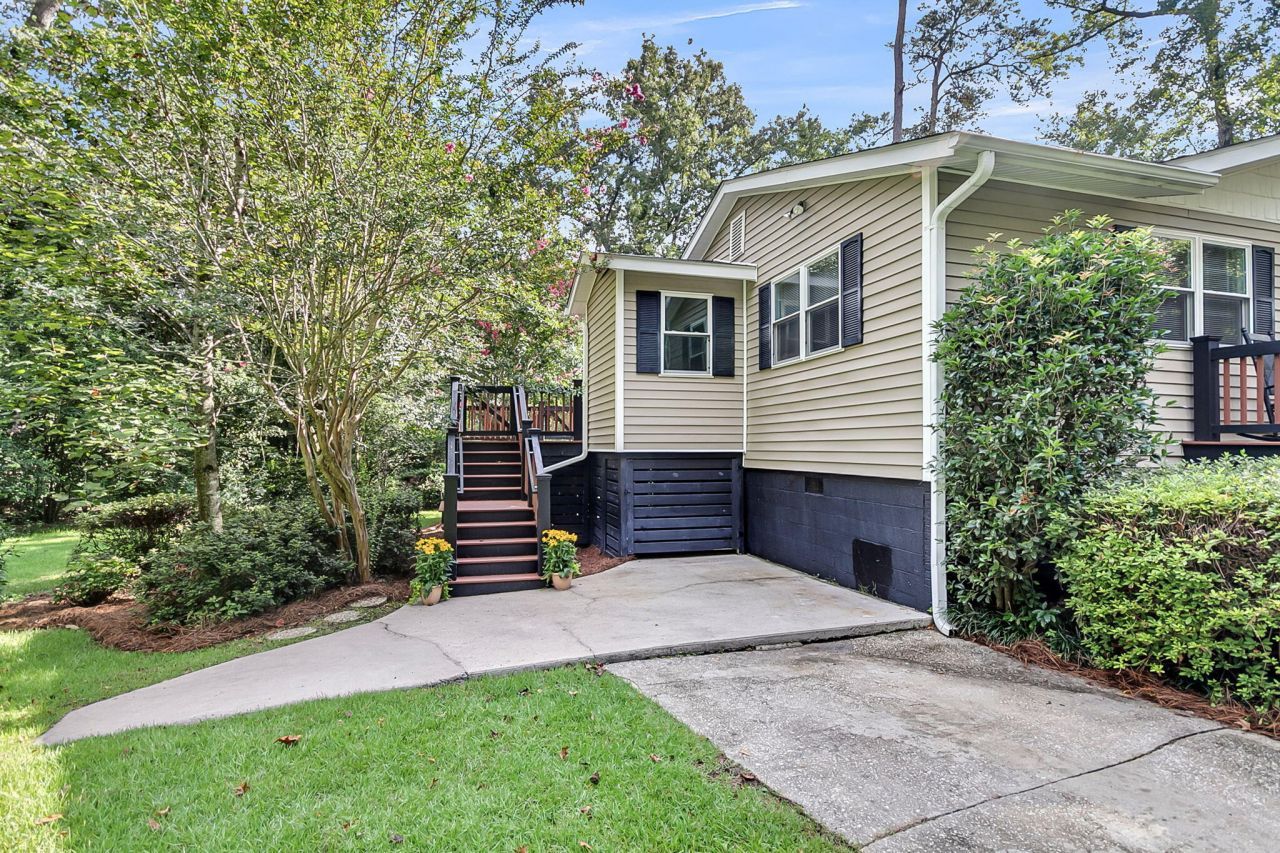 101 Dukes Court Photo 34