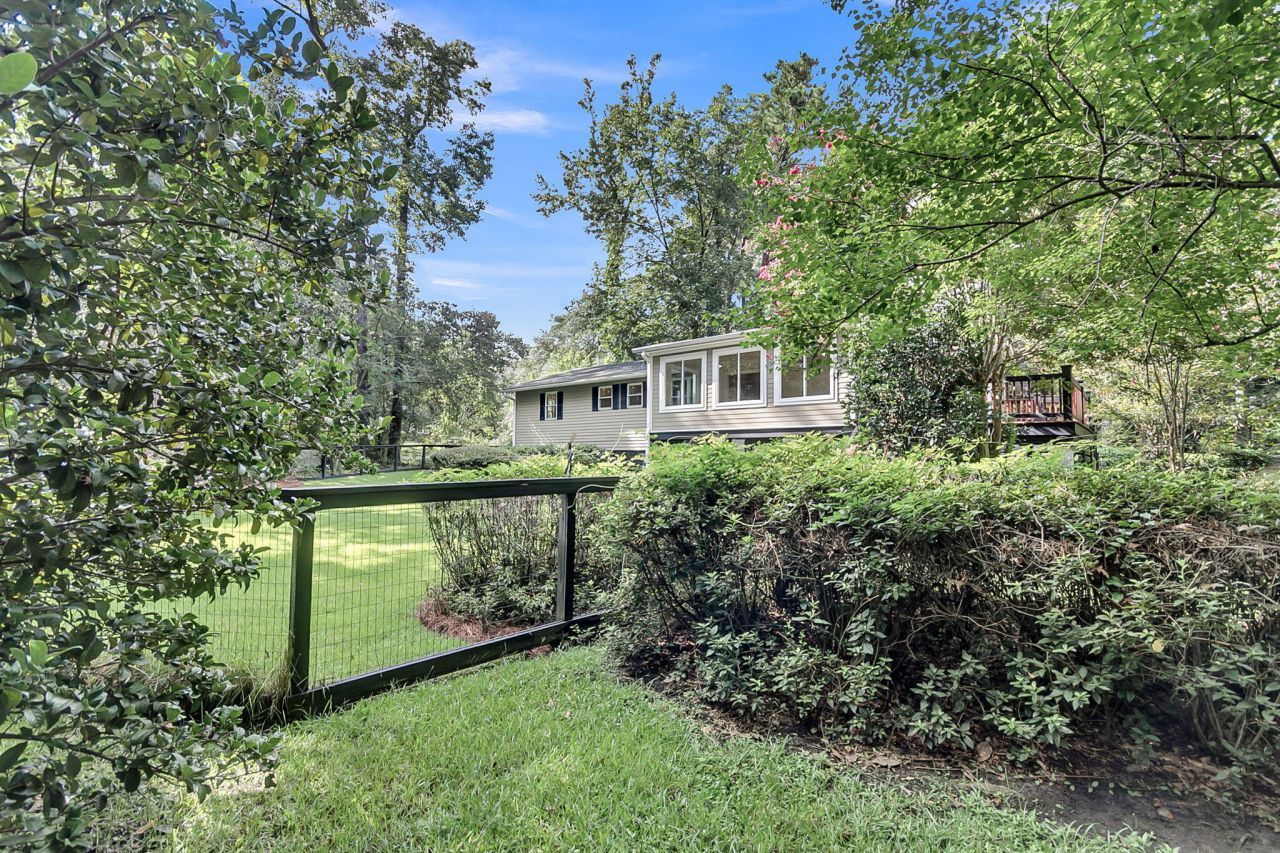 101 Dukes Court Photo 36