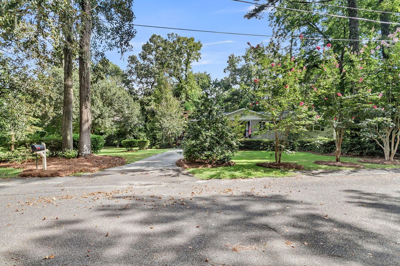 101 Dukes Court Photo 37