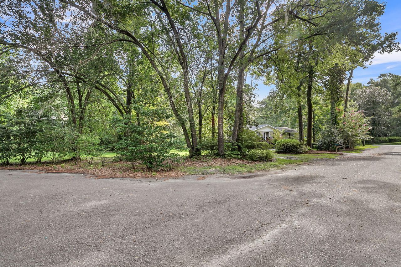 101 Dukes Court Photo 39