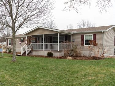 337 Pin Oak Circle, Elyria, OH 44035