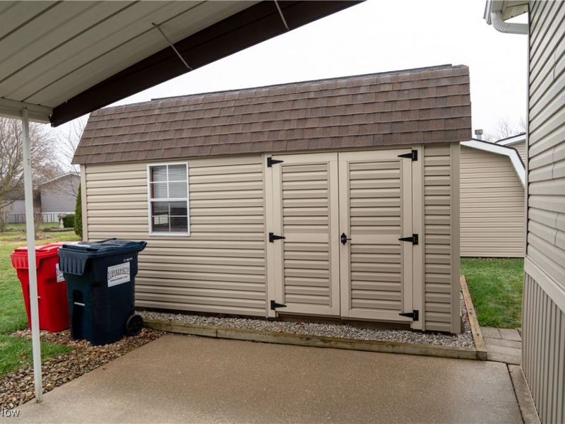 337 Pin Oak Circle, Elyria, OH 44035 Photo 30