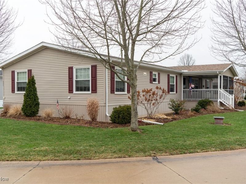 337 Pin Oak Circle, Elyria, OH 44035 Photo 4