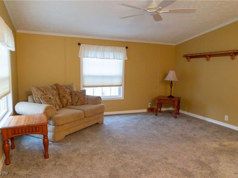 337 Pin Oak Circle, Elyria, OH 44035 Photo 7