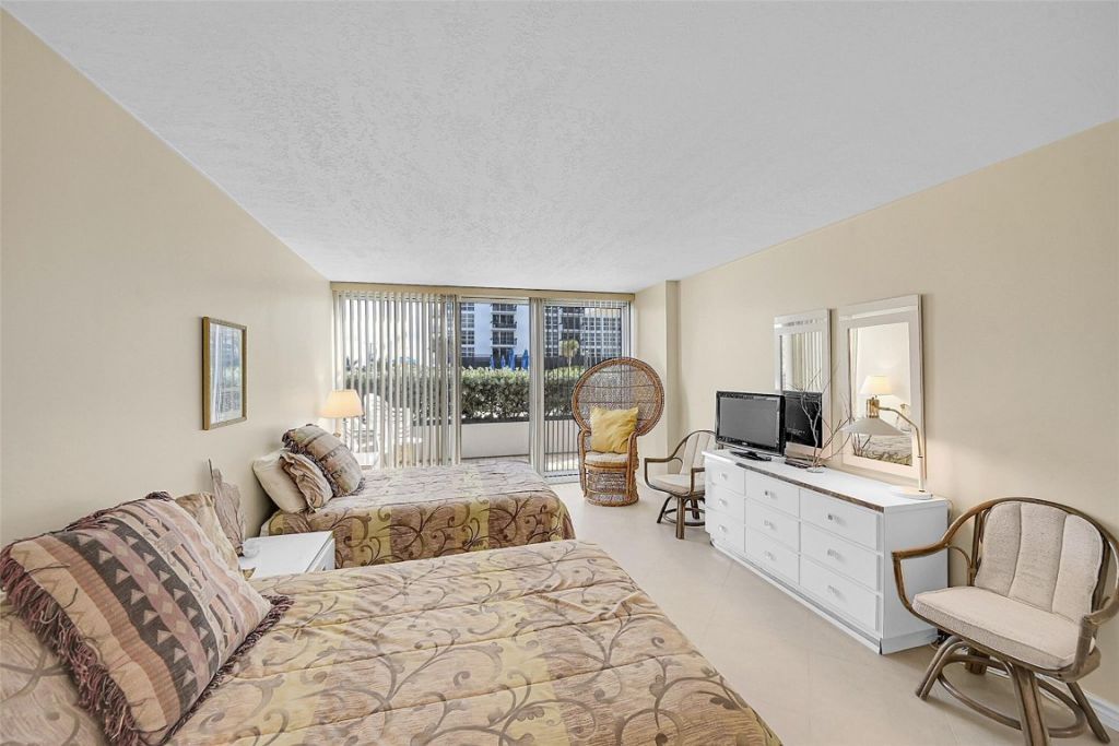 531 N Ocean Boulevard, Unit 410, Pompano Beach, FL 33062 Photo