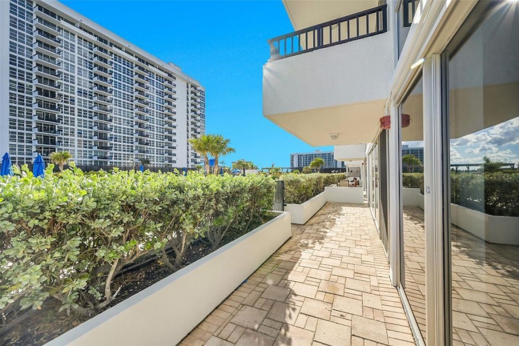 531 N Ocean Boulevard, Unit 410, Pompano Beach, FL 33062 Photo