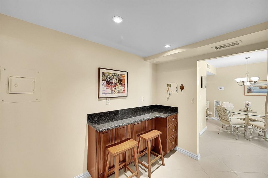 531 N Ocean Boulevard, Unit 410, Pompano Beach, FL 33062 Photo