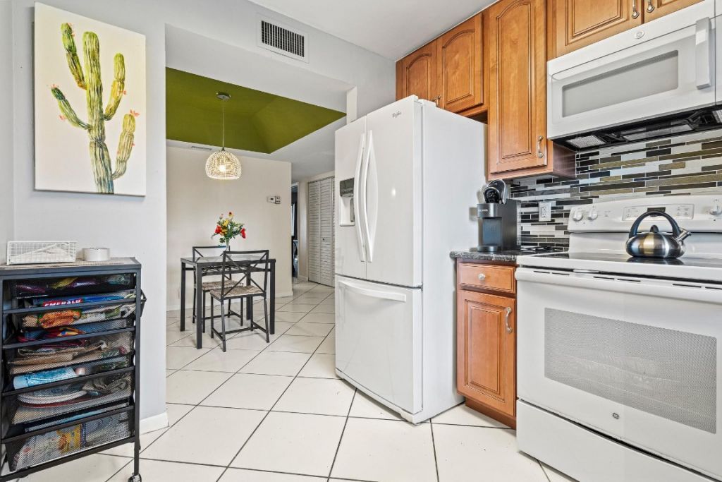 7442 Ashmont Circle, Unit 203, Fort Lauderdale, FL 33321 Photo