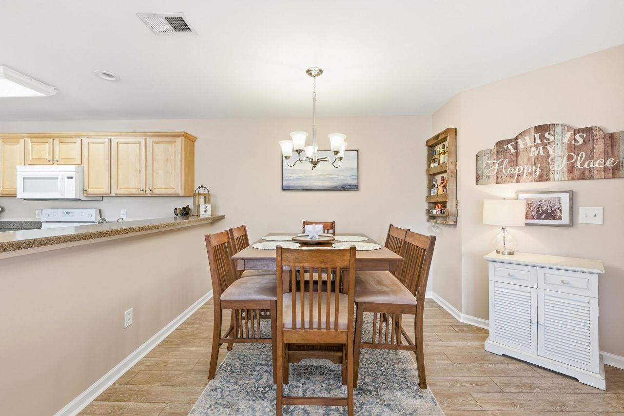 10 Loganberry Ct. Photo 11