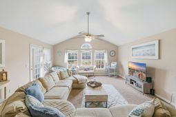 10 Loganberry Ct. photo 4