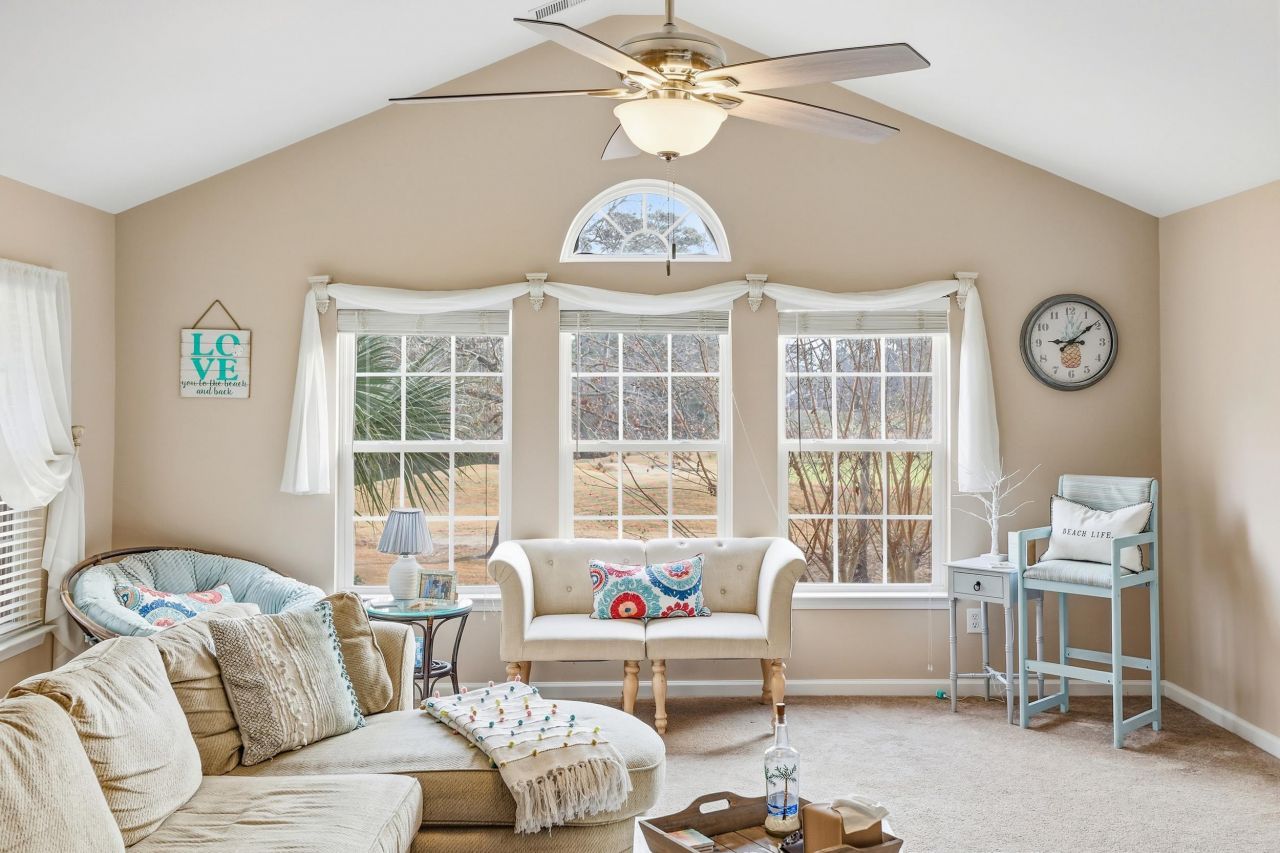 10 Loganberry Ct. Photo 6