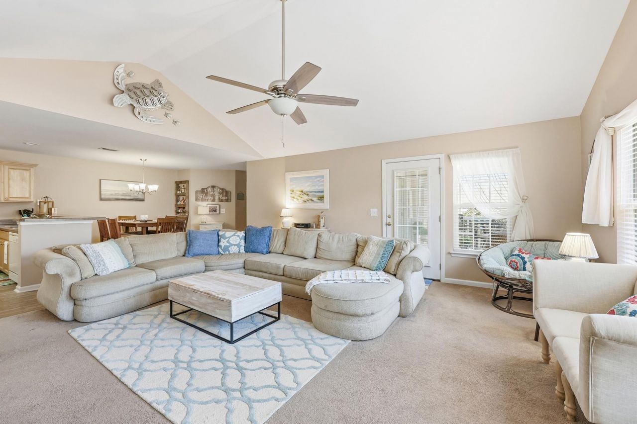 10 Loganberry Ct. Photo 7