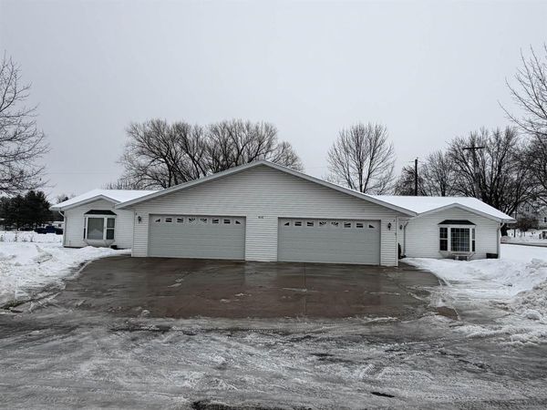 808 LOVE LANE, Athens, WI 54411