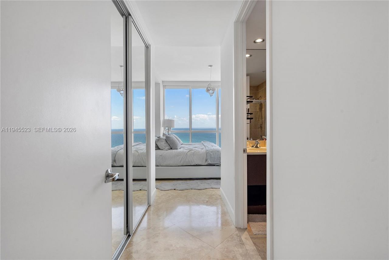 18201 Collins Ave, Unit 4404, Sunny Isles Beach, FL 33160 Photo