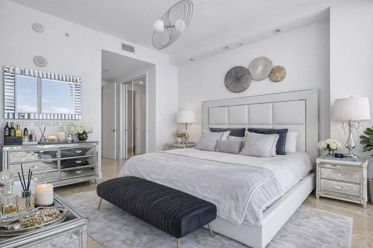 18201 Collins Ave, Unit 4404, Sunny Isles Beach, FL 33160 Photo